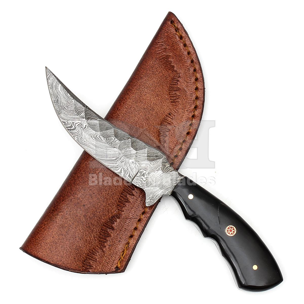 Twist Pattern Blade
Hammered Finish Full Tang 
with Filework
Buffalo horn Handle