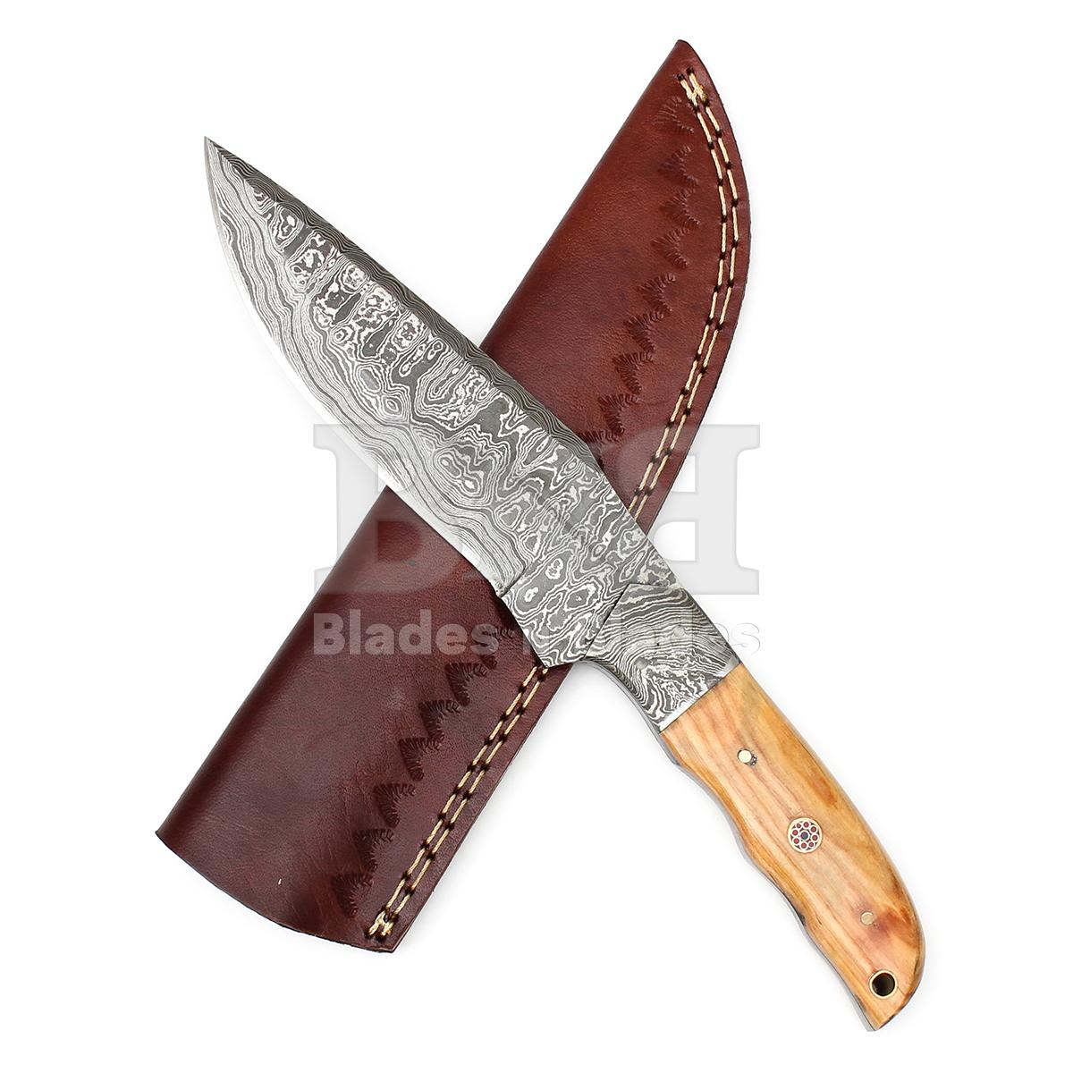 Ladder Pattern Blade
Damascus Steel Bolster
Full Tang Olive Wood Handle