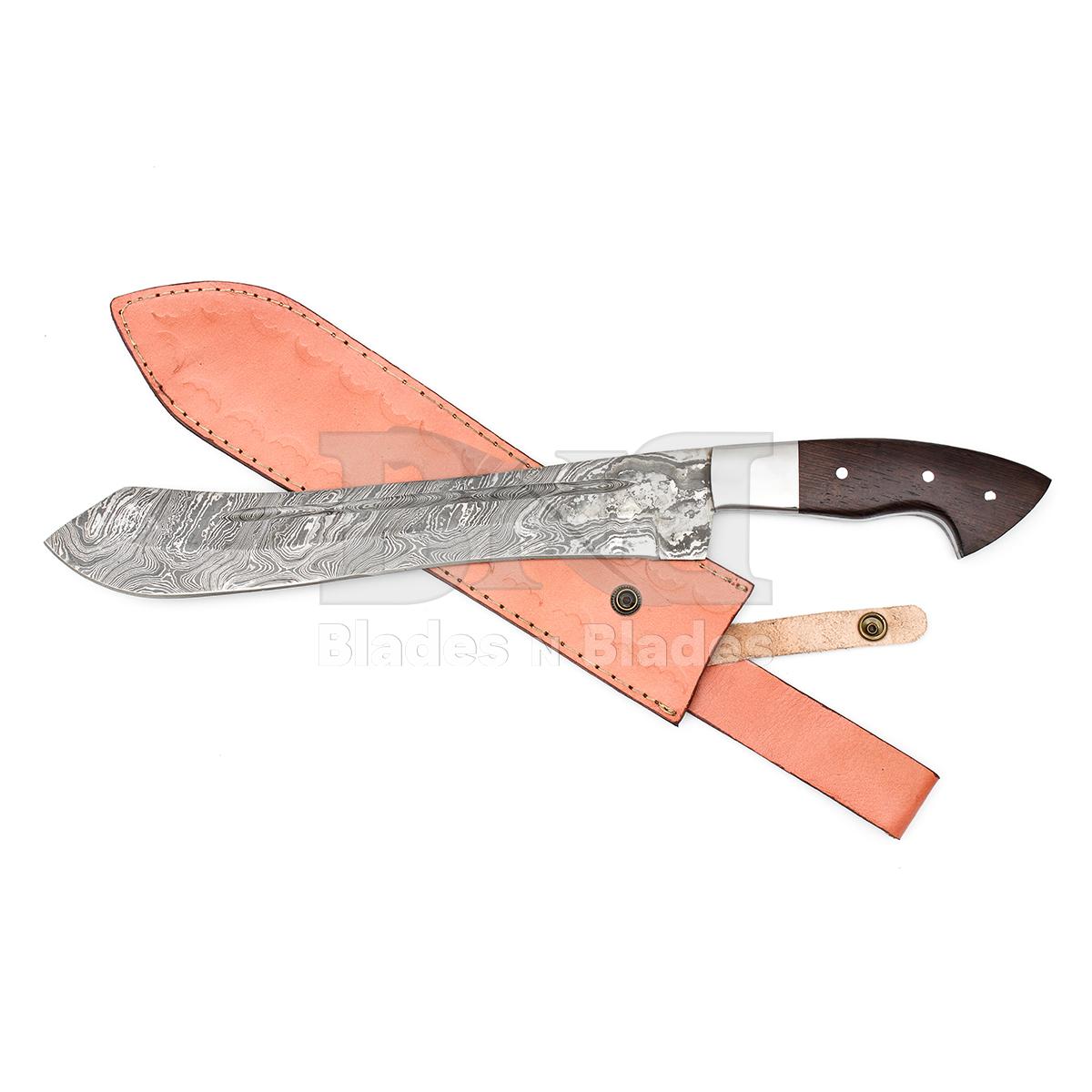 Twist Pattern Blade
with Steel Bolster
Full Tang Venky Wood Handle