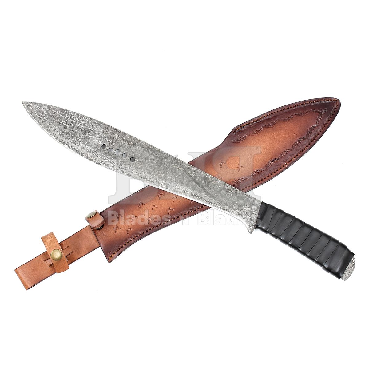 Twist Pattern Blade
Full Tang Black Leather
Strips Wrap handle