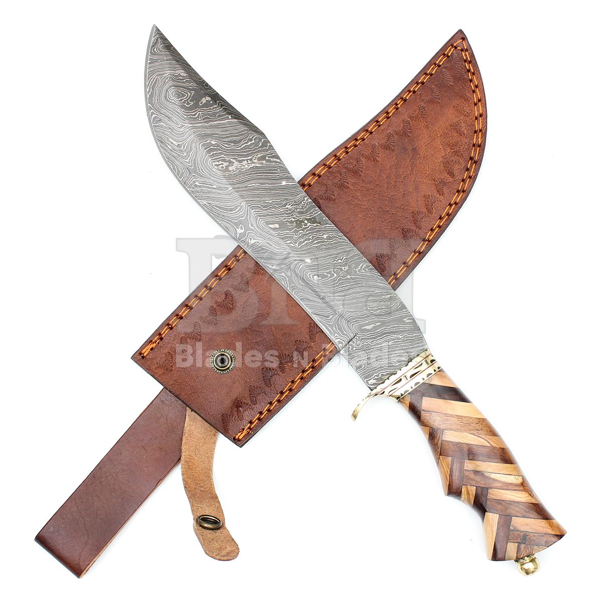 Twist Pattern Blade
with Brass Guard
Hidden Tang Olive wood
and Rosewood Handle