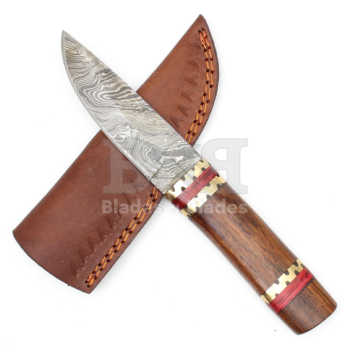 Twist Pattern Blade
with Brass Bolster
Hidden Rosewood and Brass Handle